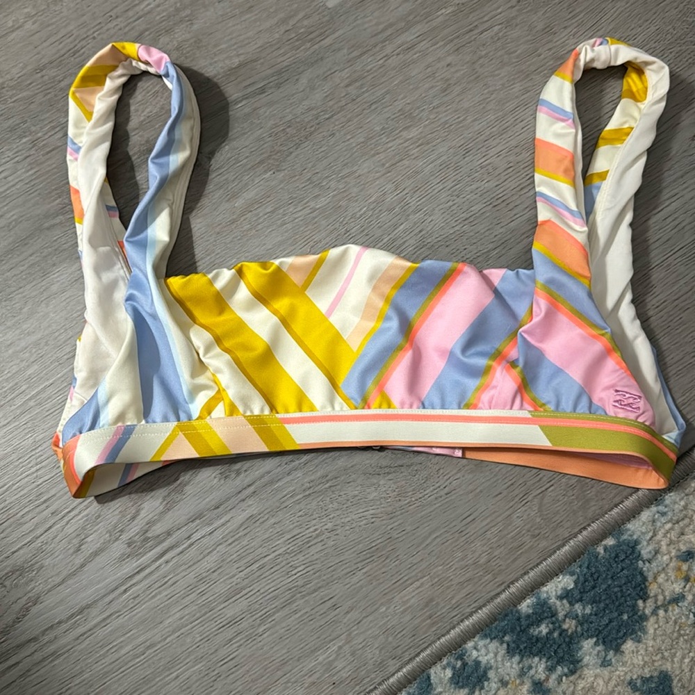 Billabong swim suit top